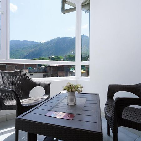Hotel Kullu Valley Eksteriør billede