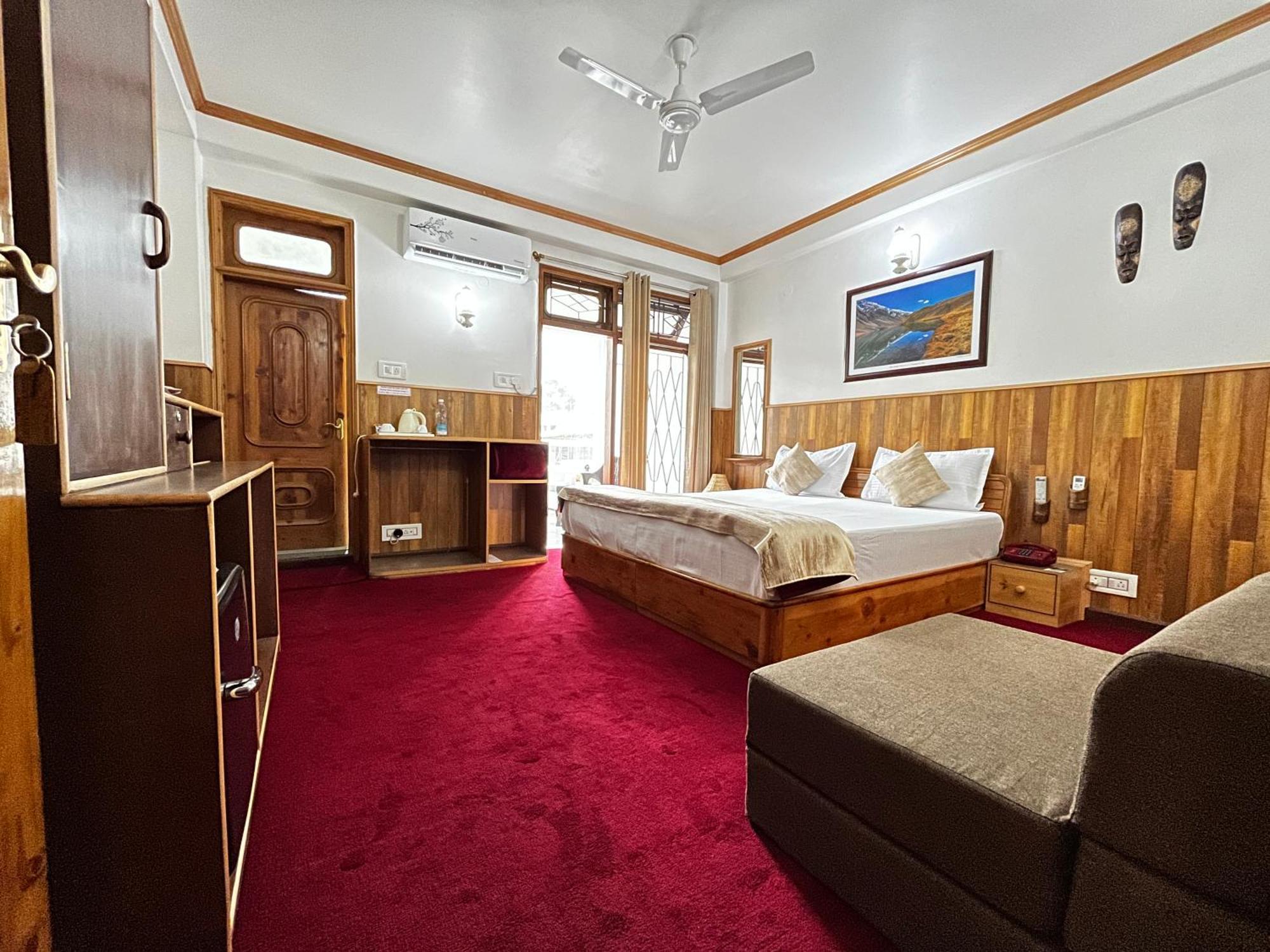 Hotel Kullu Valley Eksteriør billede