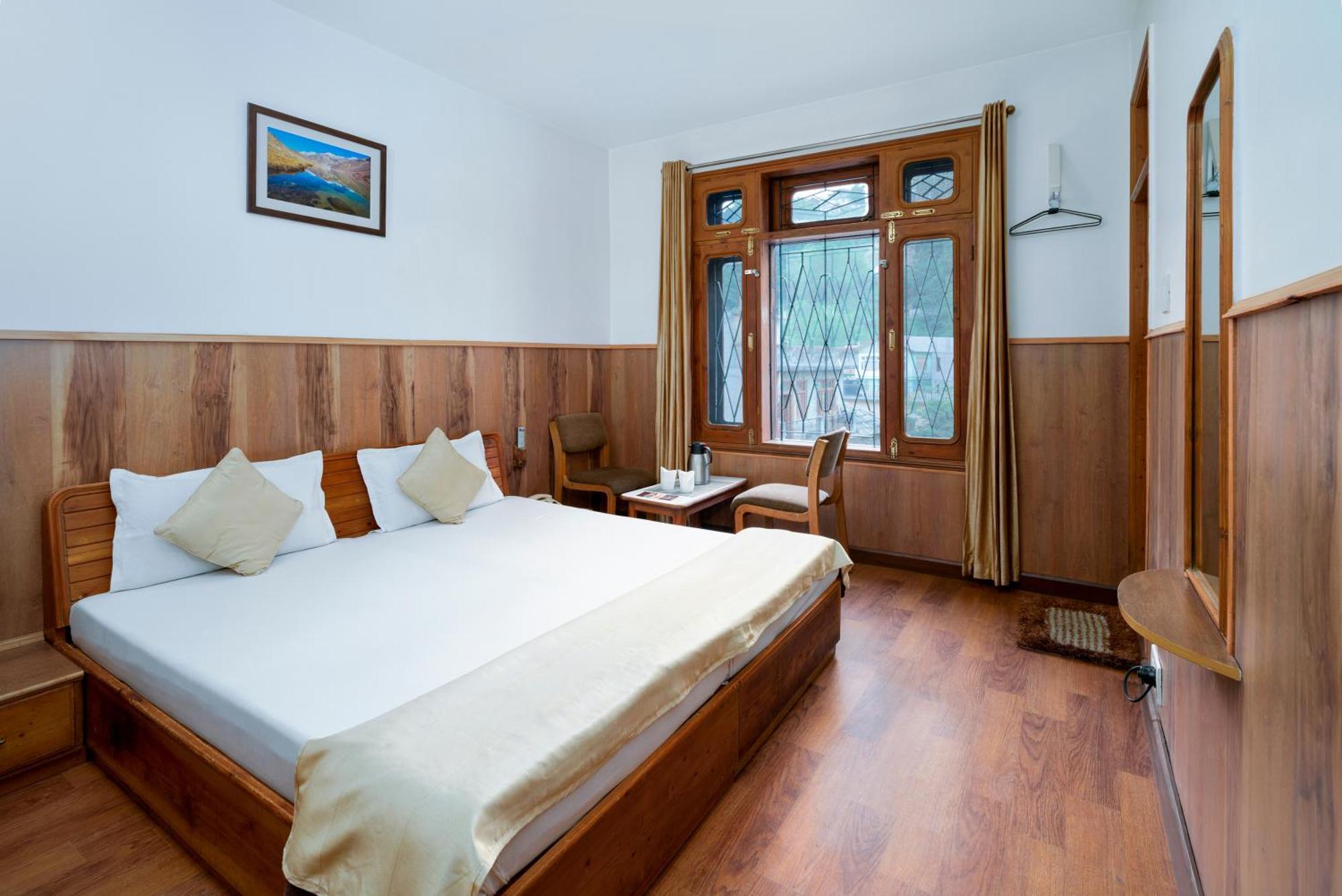Hotel Kullu Valley Eksteriør billede