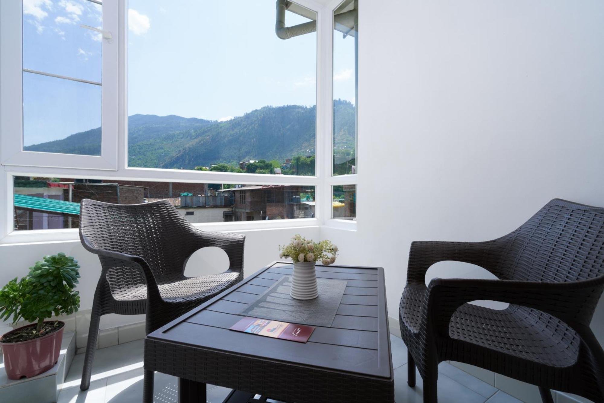 Hotel Kullu Valley Eksteriør billede