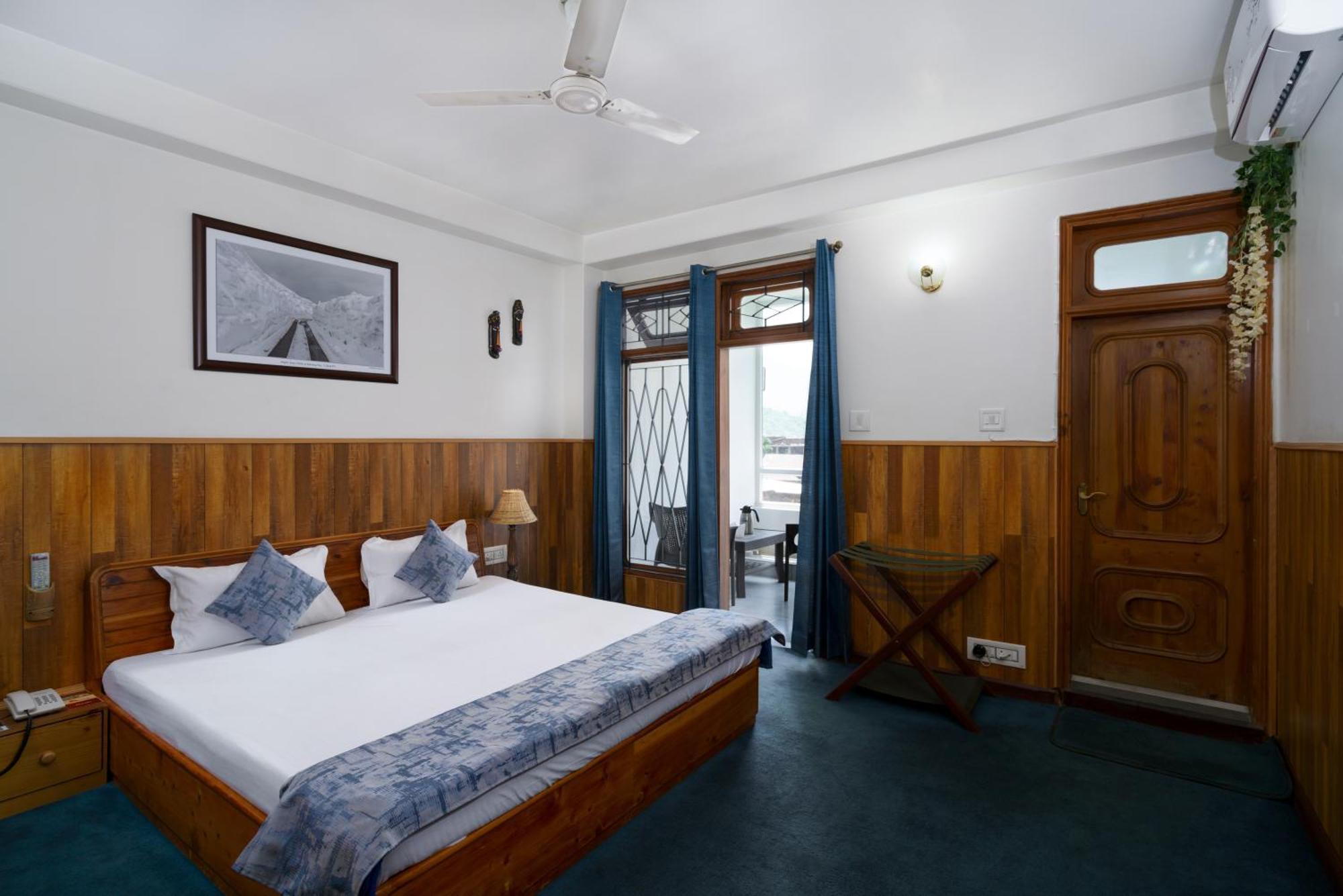 Hotel Kullu Valley Eksteriør billede